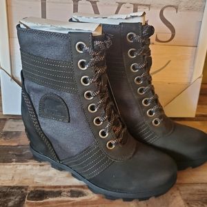 Sorel Lexie Wedge boot BNIB